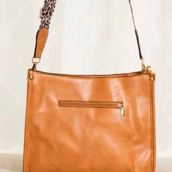 Crossbody - Picture 4 of 4